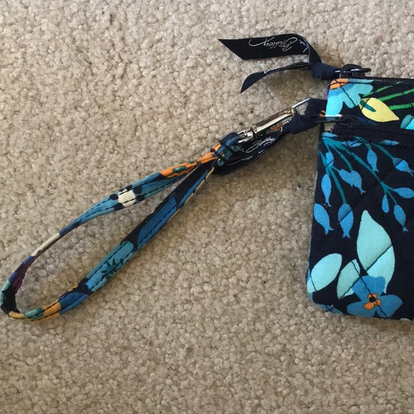 Vera Bradley wristlet. In pattern Midnight Blues. - Picture 3 of 7